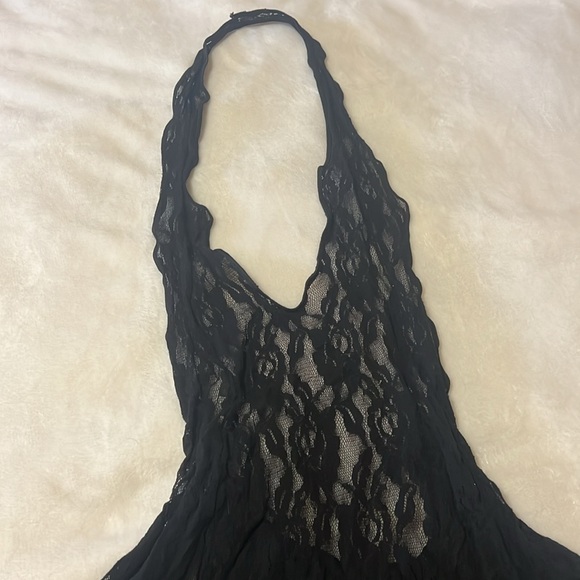 sheer lace halter dress - Picture 3 of 4